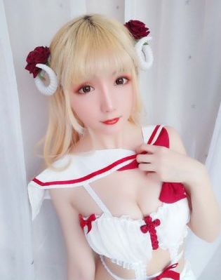 年轻性感妈妈