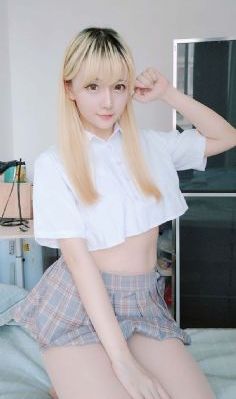 郑钦文夺冠后倒地喜极而泣