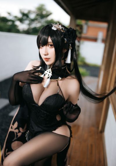 被盯上的女神天使圣蒂亚